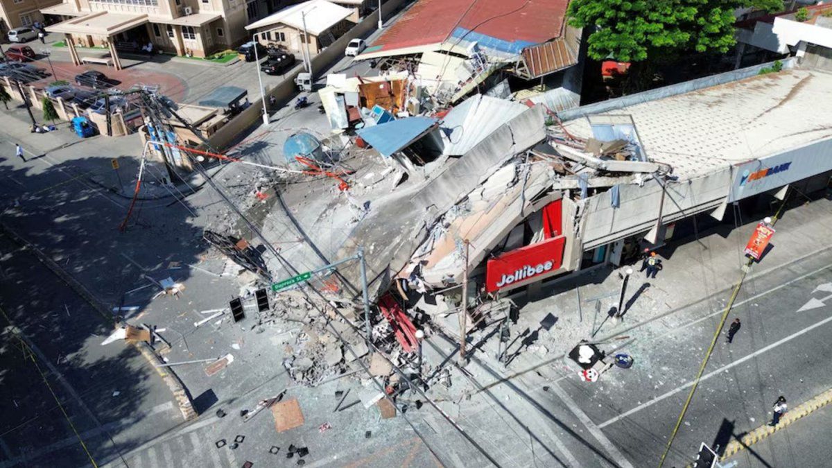 Un terremoto de magnitud 7,8 golpeó Filipinas y dejó decenas de muertos