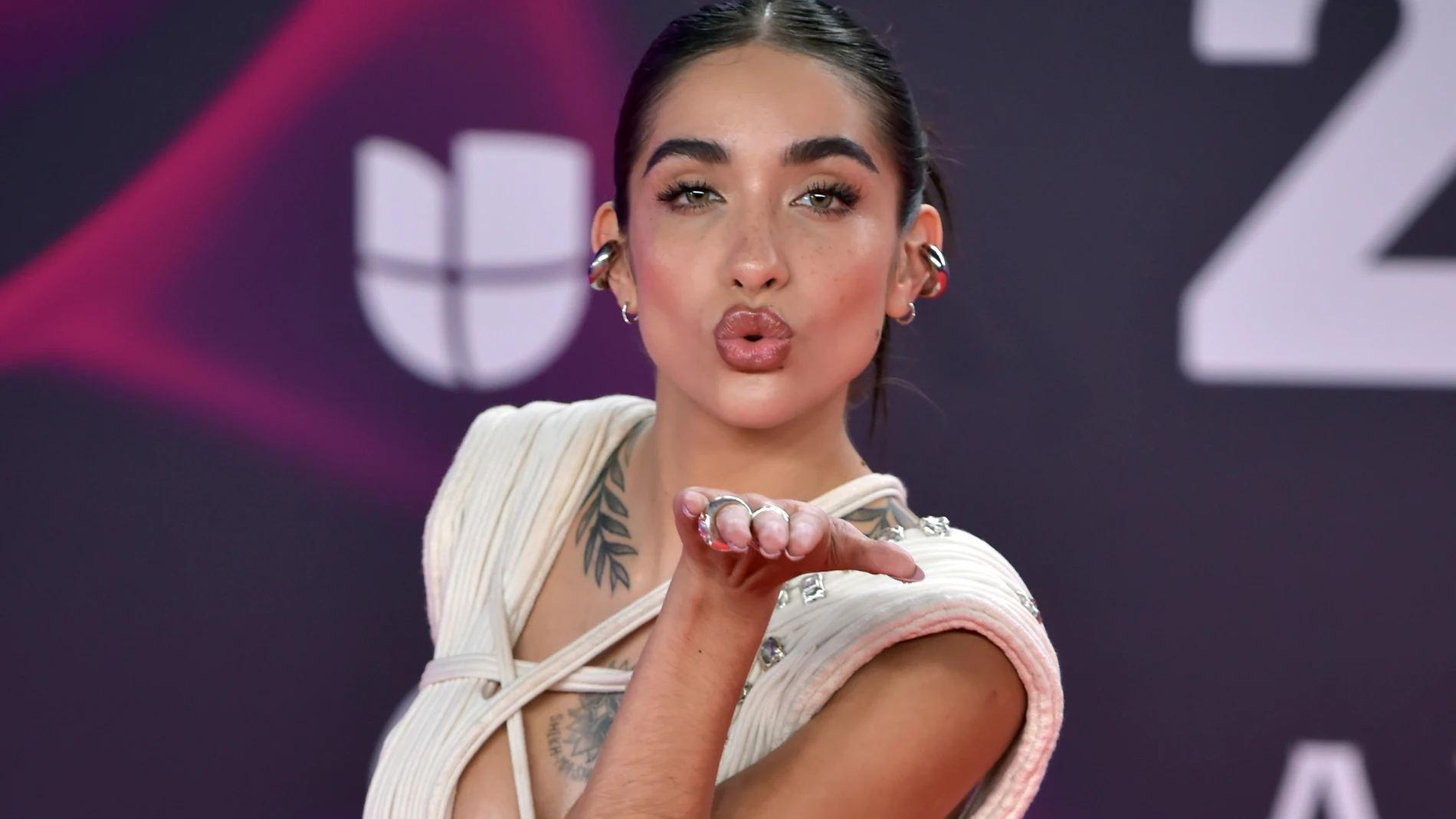 María Becerra reveló que un embarazo natural podría poner en riesgo su vida
