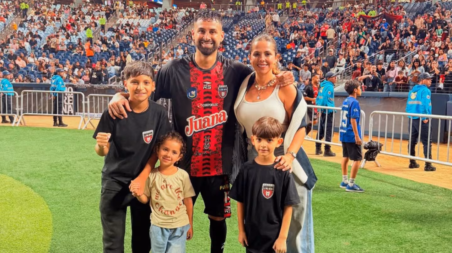 El drama de un futbolista argentino en Venezuela: busca a su esposa e hijos tras el derrumbe de su edificio