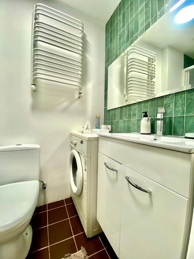 20 Virmenska St near Rynok Square, thumbnail 6