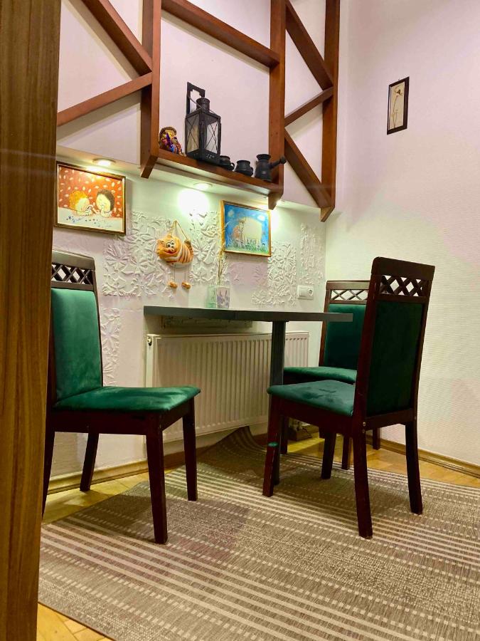 20 Virmenska St near Rynok Square, thumbnail 13