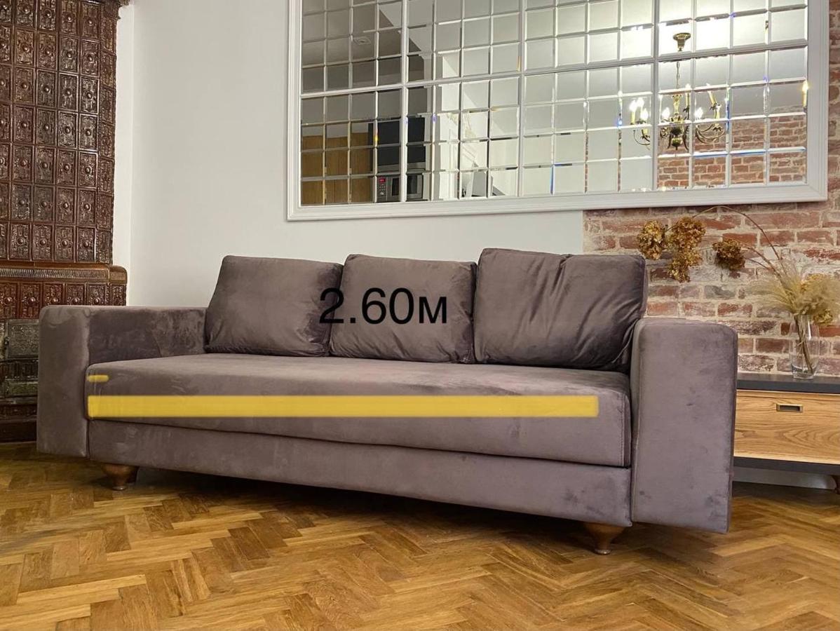 Центр, піаніно, мініатюра 9
