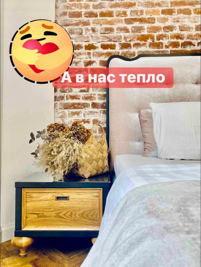 Центр, піаніно, мініатюра 13
