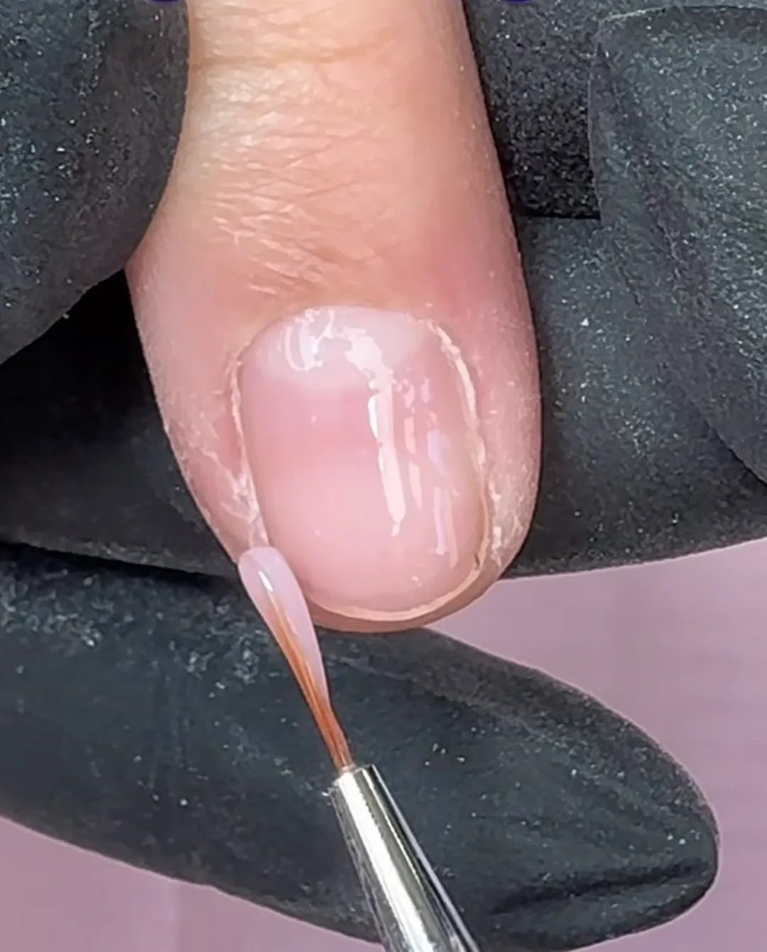 Técnica hilo en uñas cortas: trabajo 1