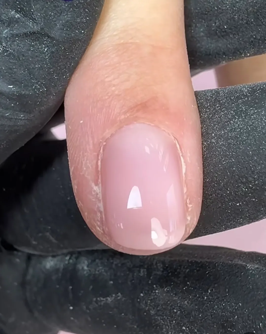 Técnica hilo en uñas cortas: trabajo 2