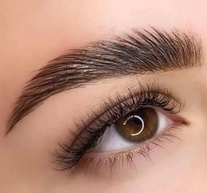 Laminado de cejas
