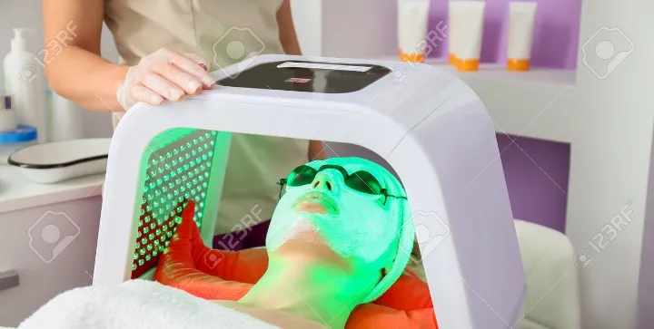 Tratamiento facial con cromoterapia