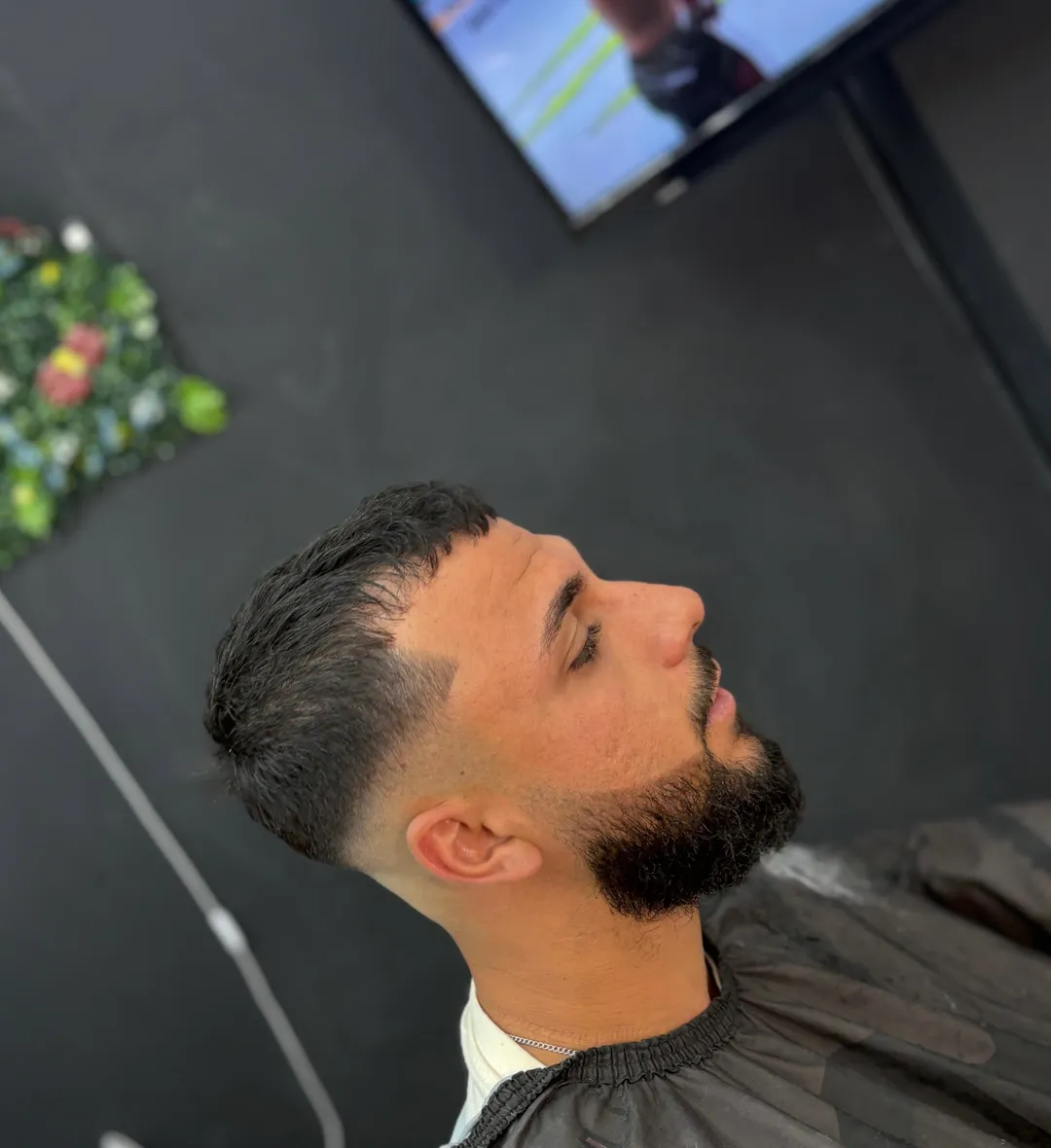 Corte de pelo + lavado + barba: trabajo 4