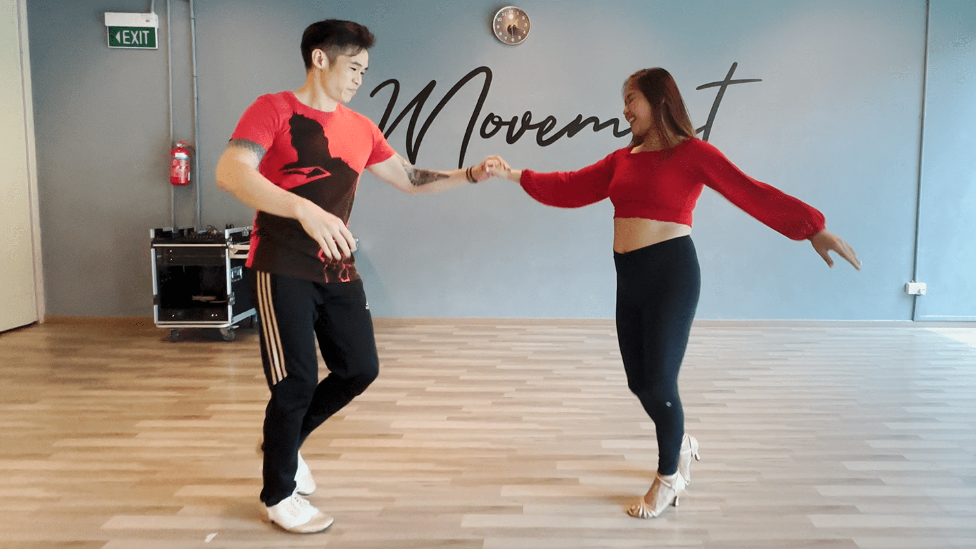 Salsa Group Class (Adults & Teens, Intermediate)