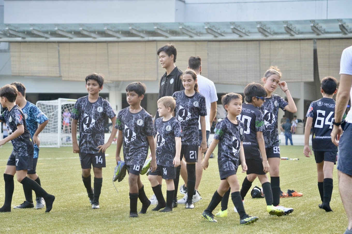 Football Group Class (Ages 10-13, All Levels)