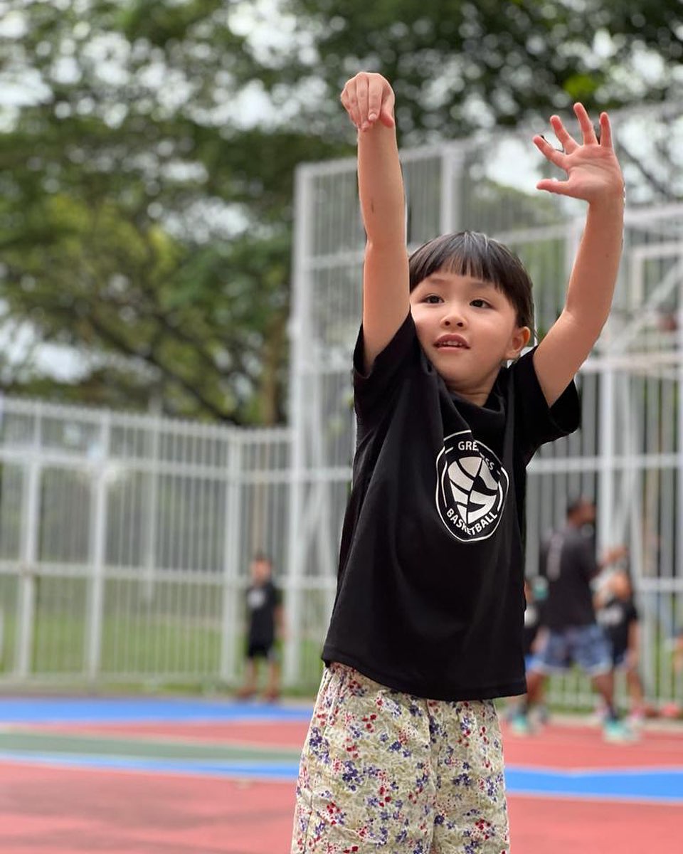 Basketball Group Class (Ages 7-9, All Levels)