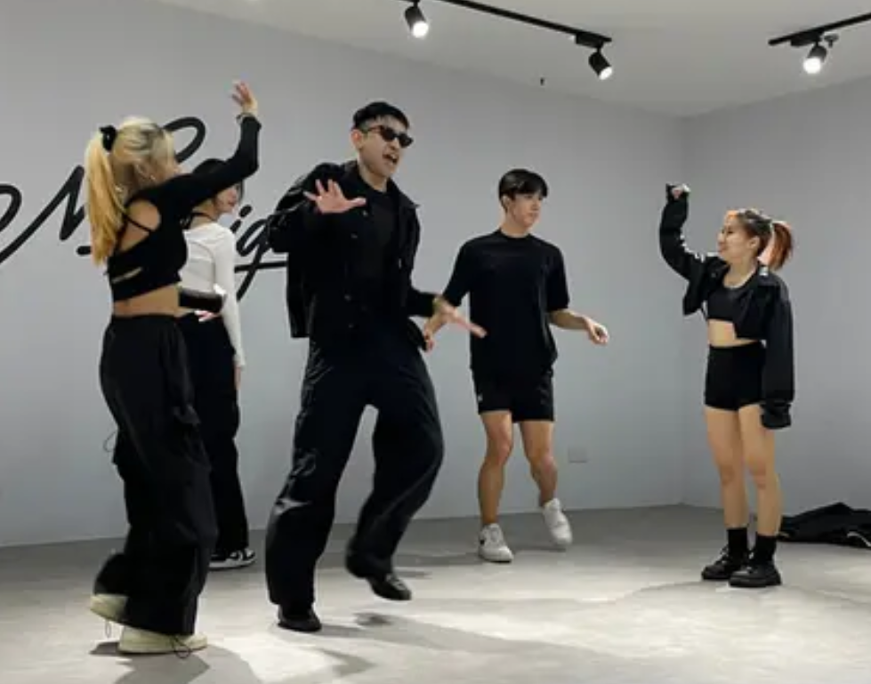 Choreo Open Group Class (Adults & Teens, All Levels)