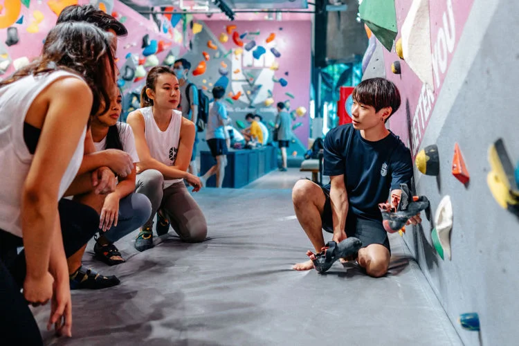 Foundation Bouldering Group Class - Footwork and Balance (Adults & Teens, Intermediate)