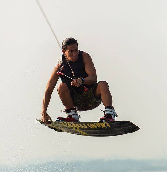 1 Hour Wakeboarding Session with Regular Boat (All Ages, All Levels)
