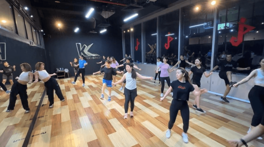 Kpop MTV Group Class (Adults & Teens, All Levels)