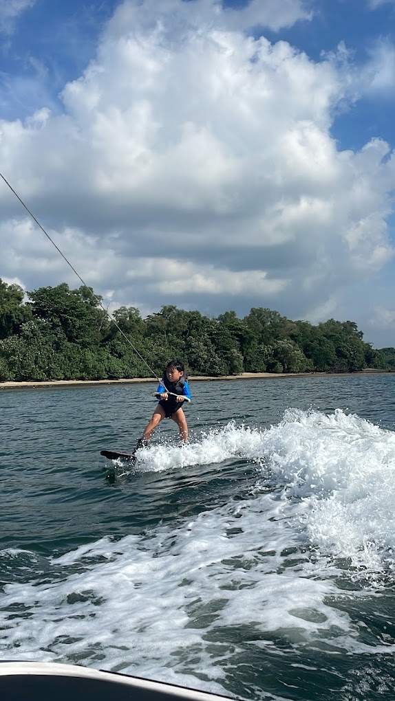 1 Hour Wakesurfing Session (1 Pax)