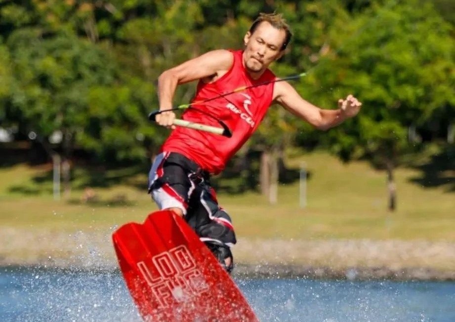 1 Hour Wakeboarding Session with Regular Boat (All Ages, All Levels)