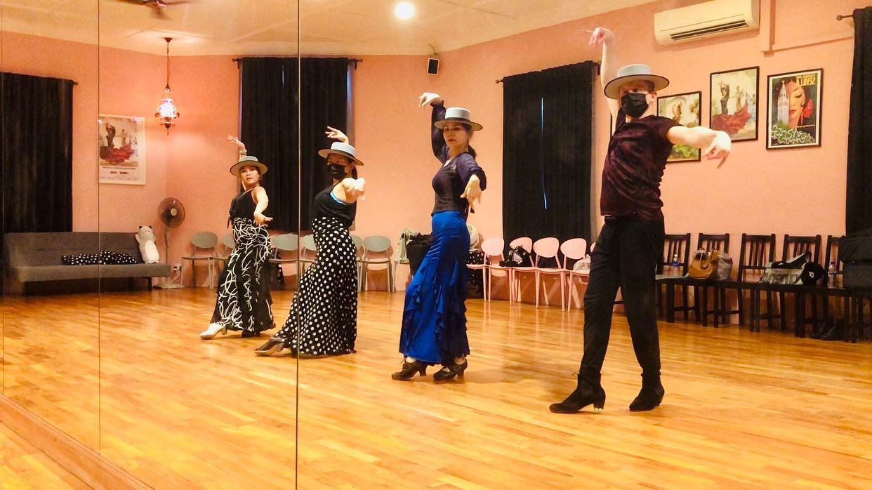 Flamenco Group Class (Adults, Beginners)