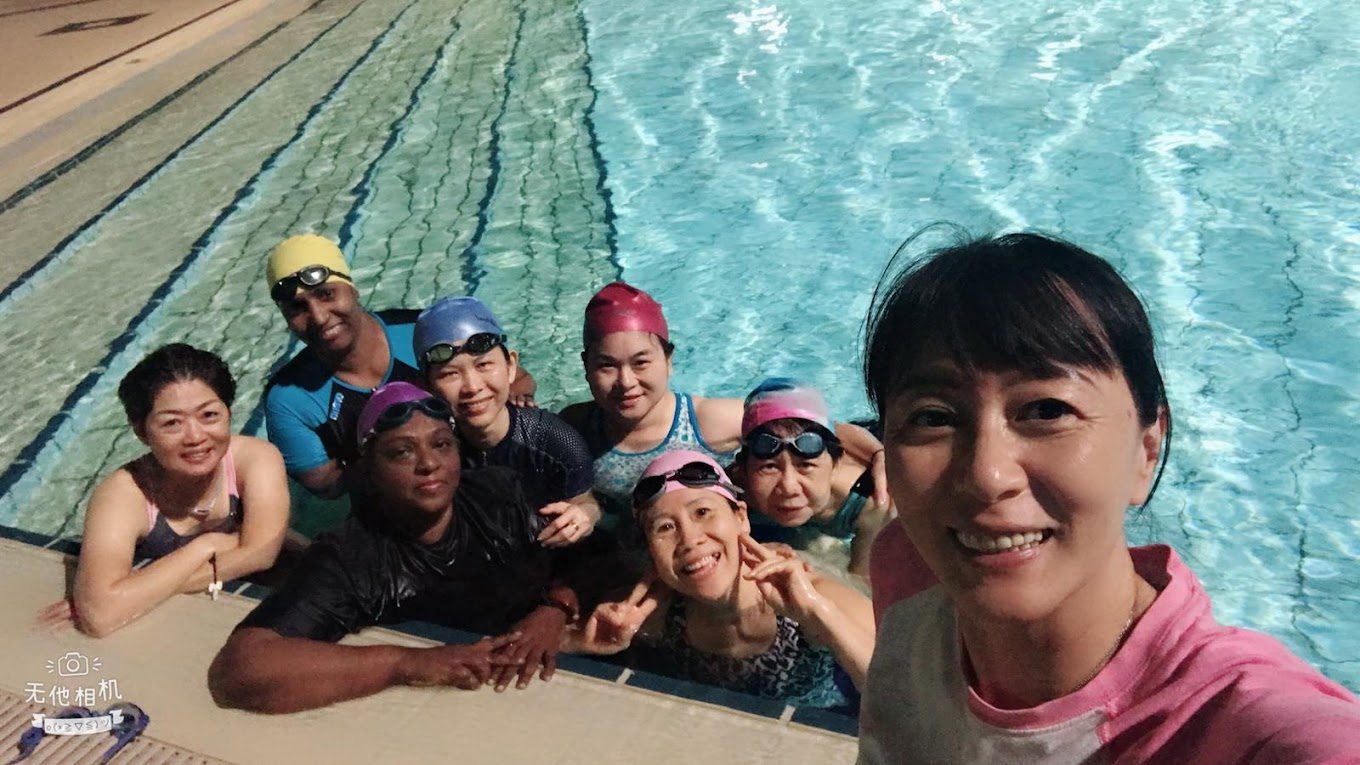 Female Swimming Group Class (All Adults, Beginner)