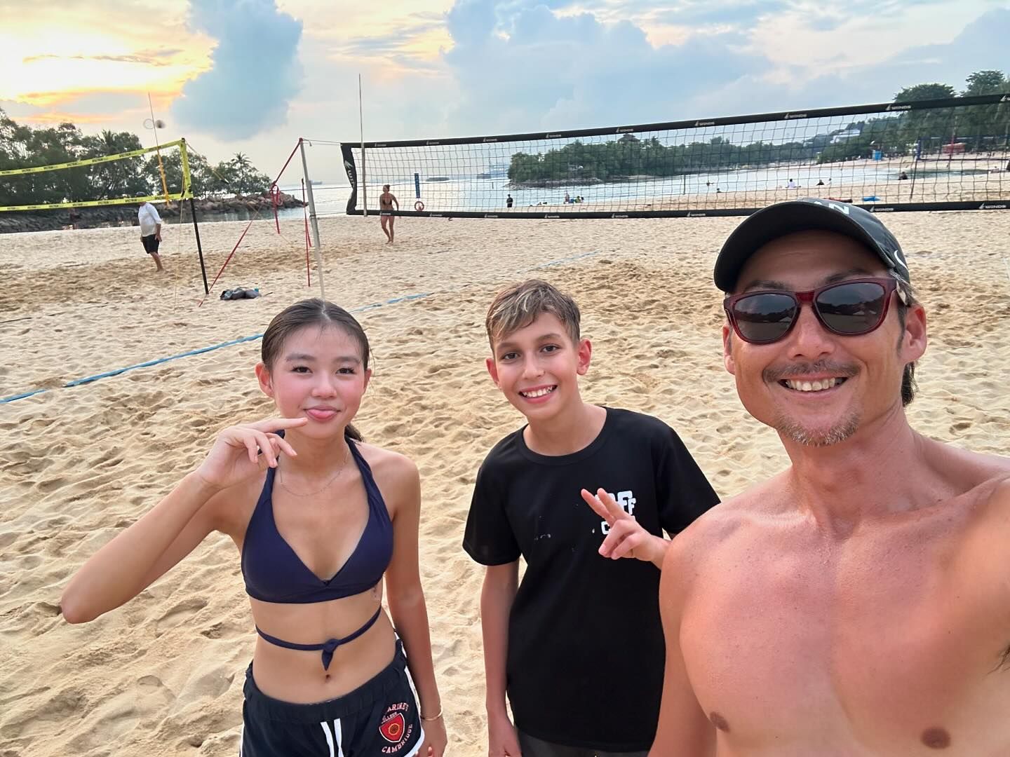Beach Volleyball Group Class (Ages 10-12, Beginner)