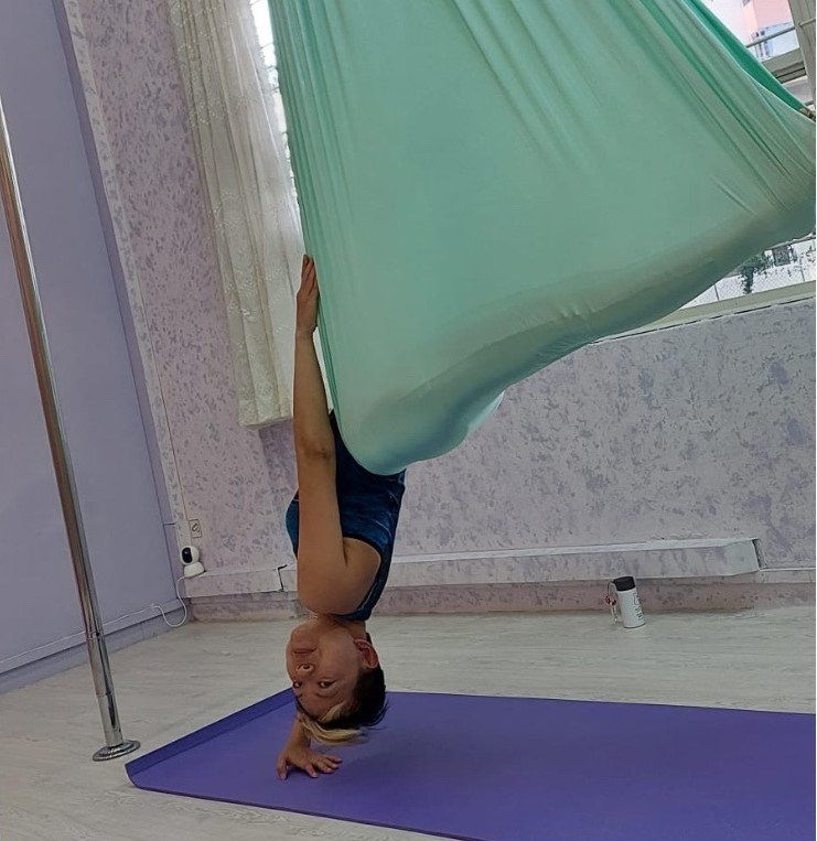 Aerial Hammock Group Class (Adults, Beginners)