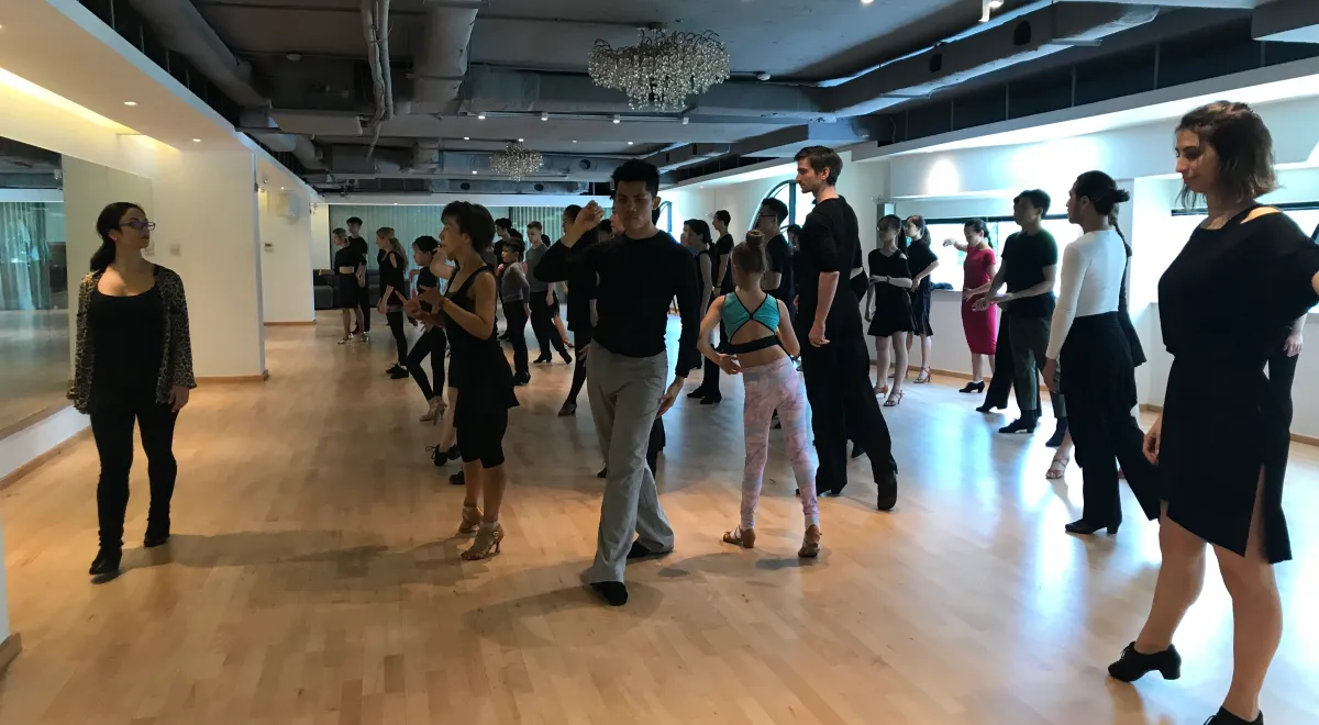 Beginner 1 Intro Group Class