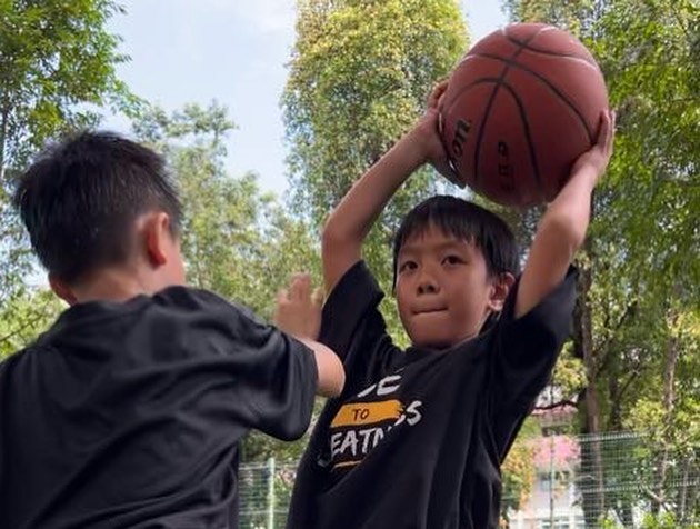 Basketball Group Class (Ages 5-7, All Levels)