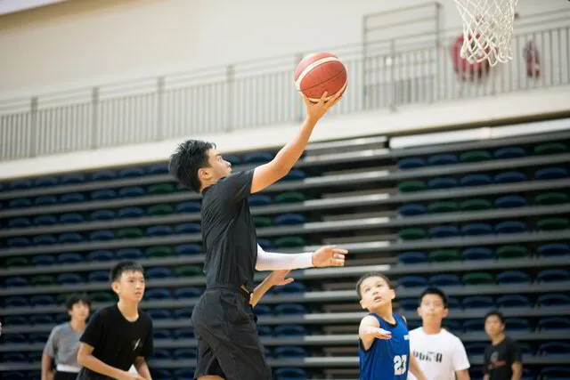 Basketball Group Class (Ages 13-16, All Levels)