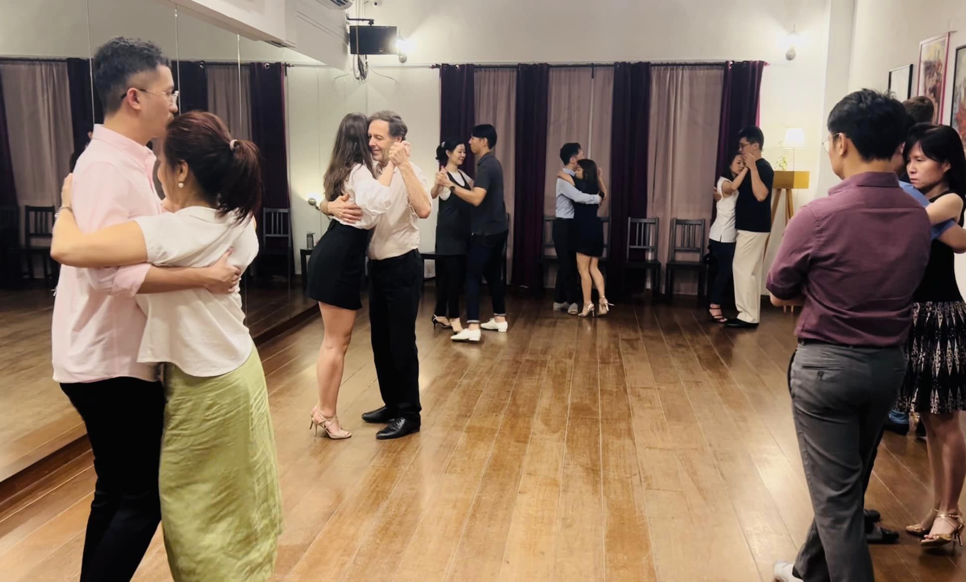 Argentine Tango Group Class (Adults, Beginner)