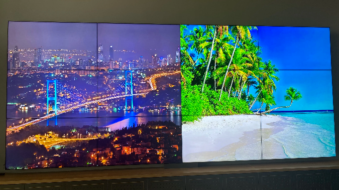display images on multi screen video walls