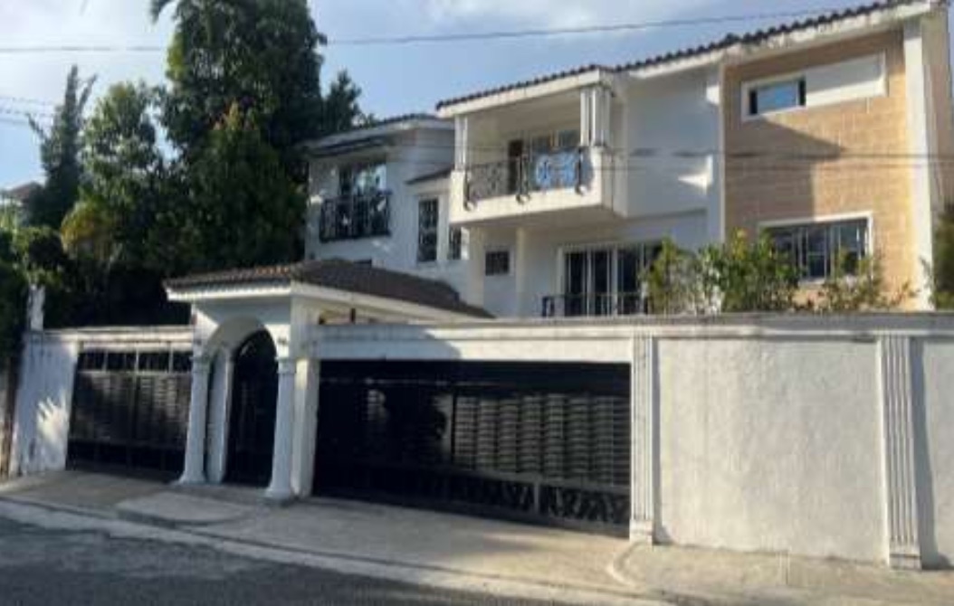 Vivienda en Arroyo Hondo II