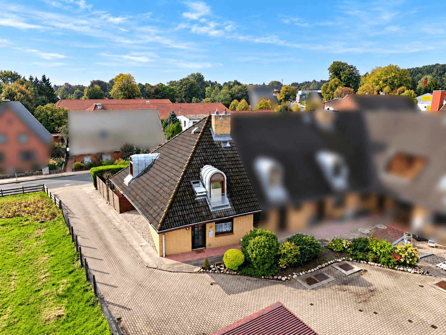 Vermietetes Reihenendhaus mit Garten und Garage in Cuxhaven-Altenwalde – Ansicht 1