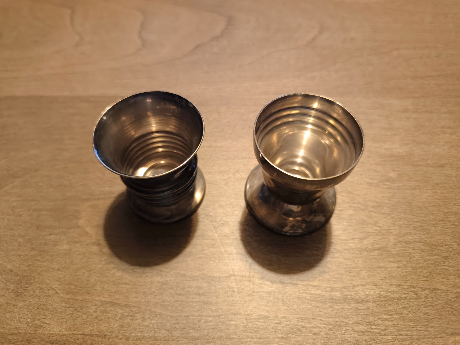 2 coquetiers en métal argenté