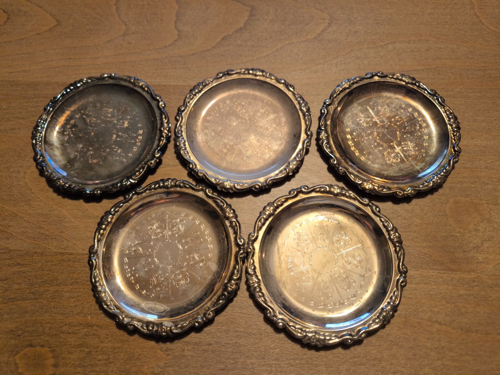 Dessous de verres en métal argenté