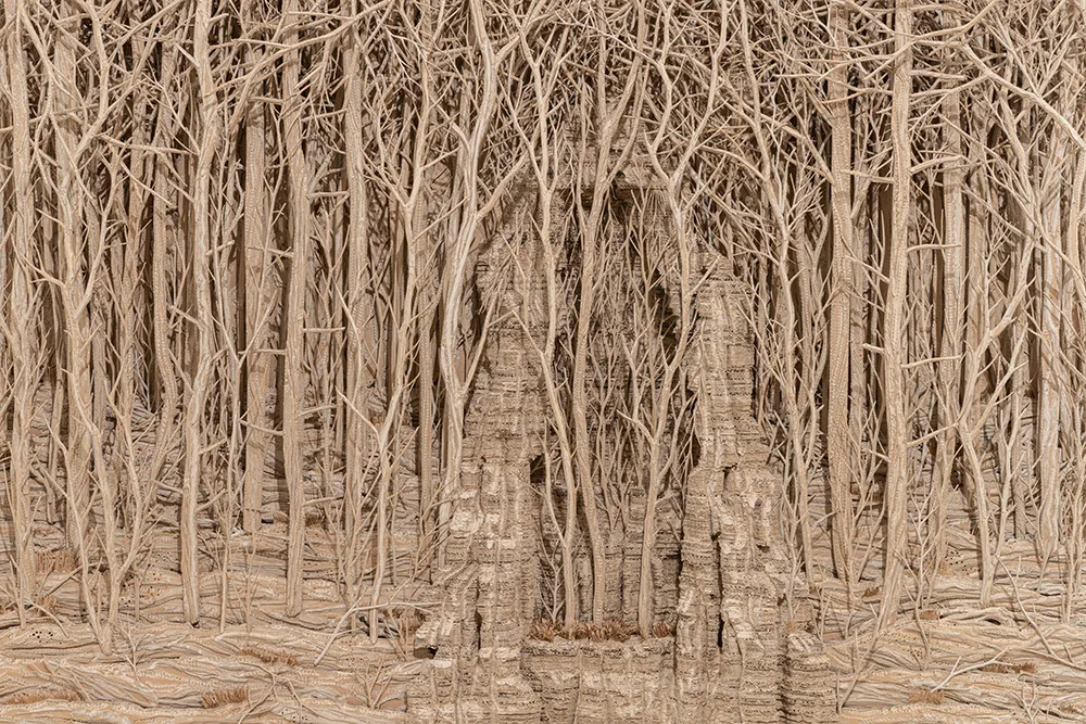 Forêt, 2023, картон и дерево, 170 × 240 × 36 см. Фото: Ela Bialkowska, OKNO Studio. Предоставлено художницей и Galleria Continua.