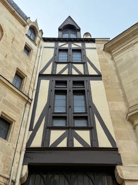 внутренний двор Hôtel de Soubisе (с) Алена Герасимчук