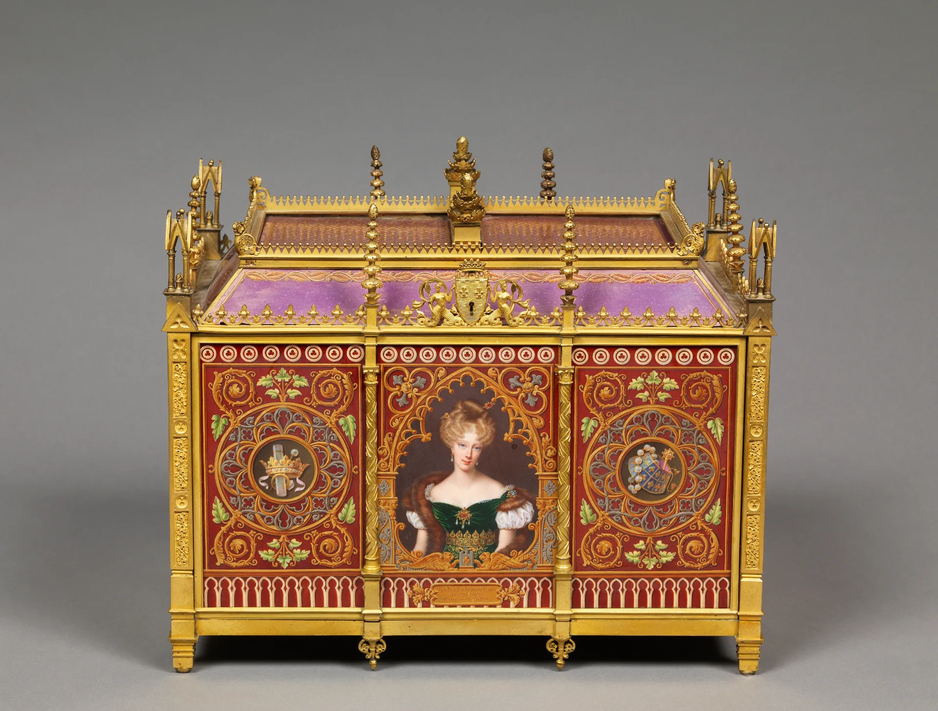 Ювелирный ларец герцогини Беррийской. Севрская мануфактура., 1829 "© Musée du Louvre, Dist. GrandPalaisRmn / Philippe Fuzeau  "