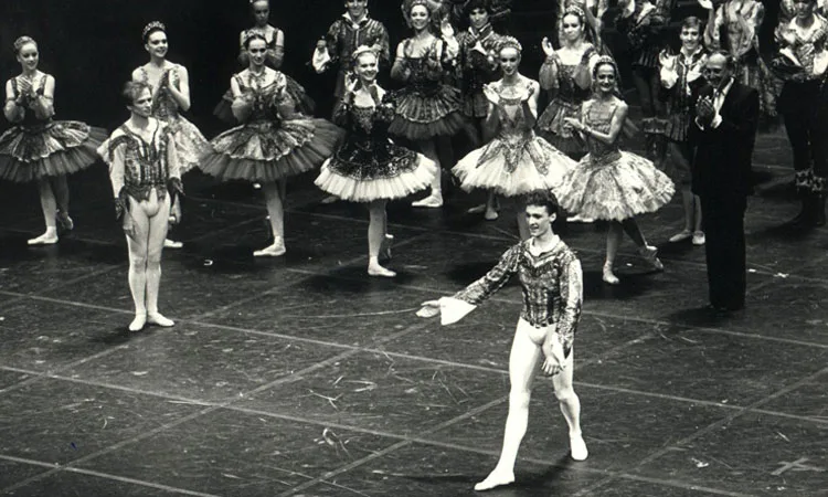 Рудольф Нуреев назначил Мануэля Легри Этуалью в Metropolitan Opera в Нью-Йорке , 1986 (с) https://noureev.org/