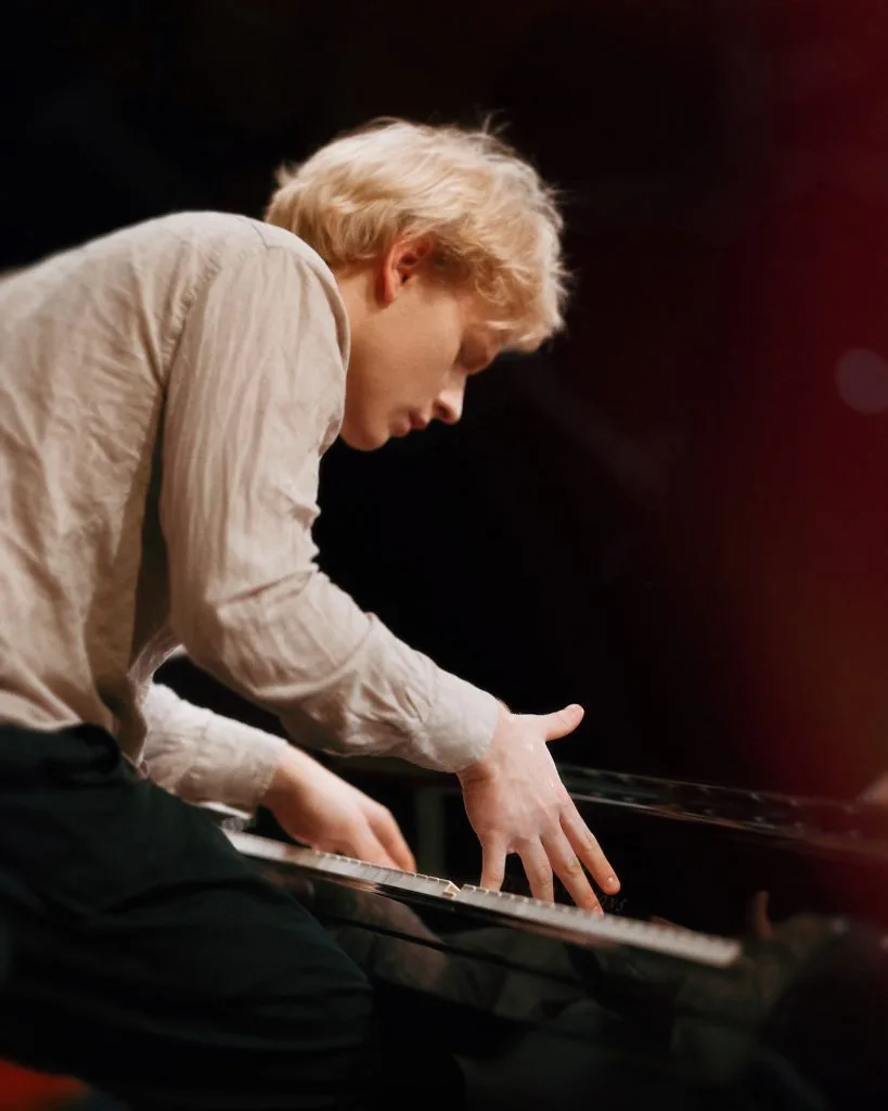(c) Liudmila Malofeeva