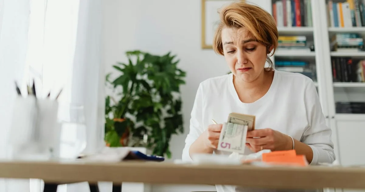 Should I fix my mortgage for 10 years to avoid interest rate shocks? DAVID HOLLINGWORTH replies