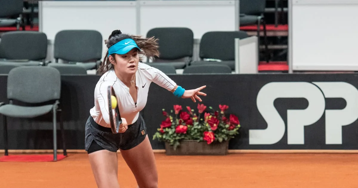 Tennisetäht Emma Raducanu uskumatu teekond: 5 aastaga 44 naelalt 13,5 miljoni naelani!