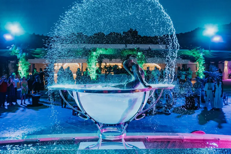 • Fiesta privada producida en la villa 