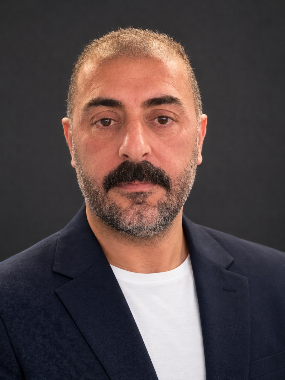 Erdal Bektas gallery photo 1