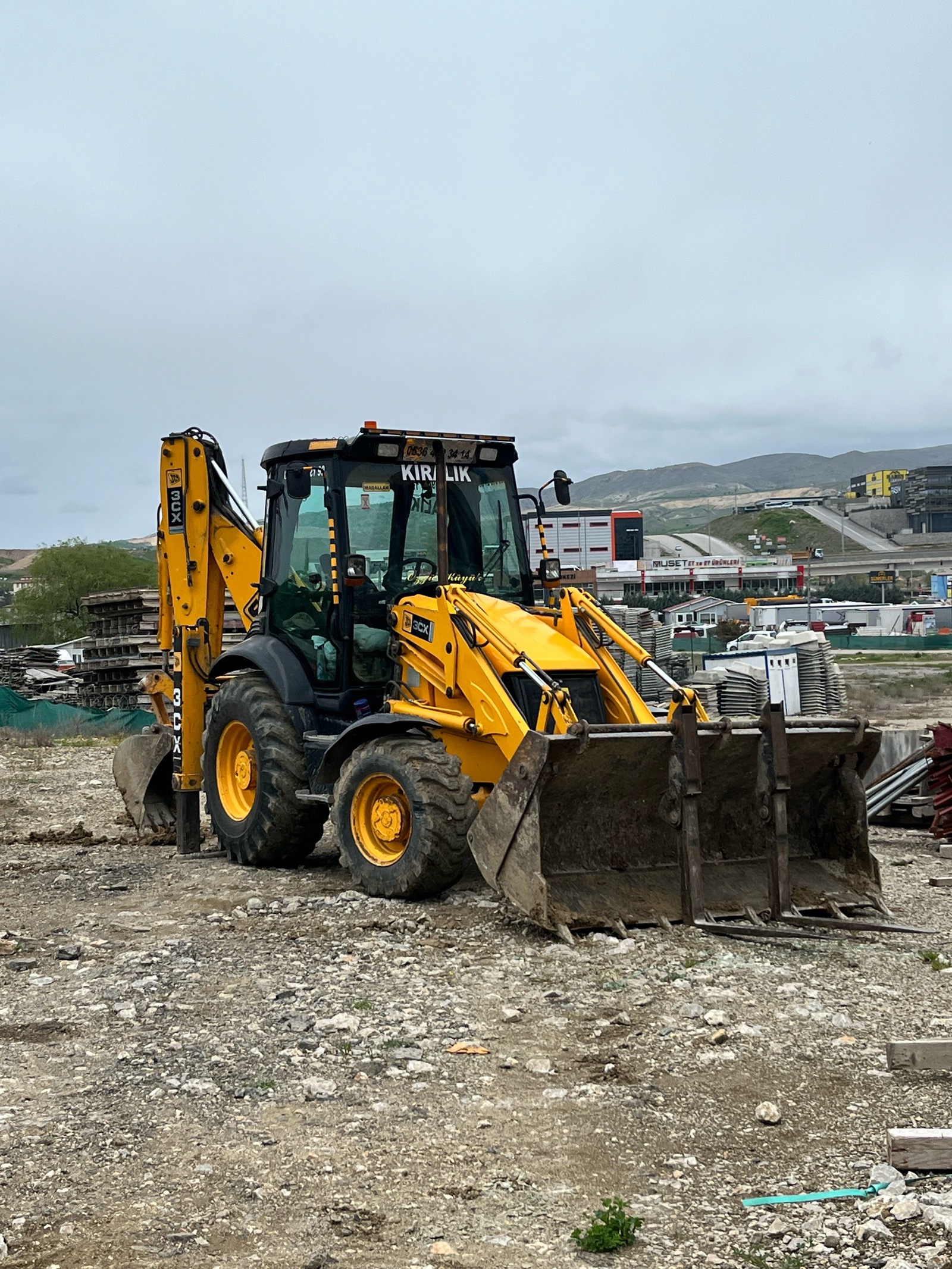 saatlik günlük kiralık jcb kepçe görseli