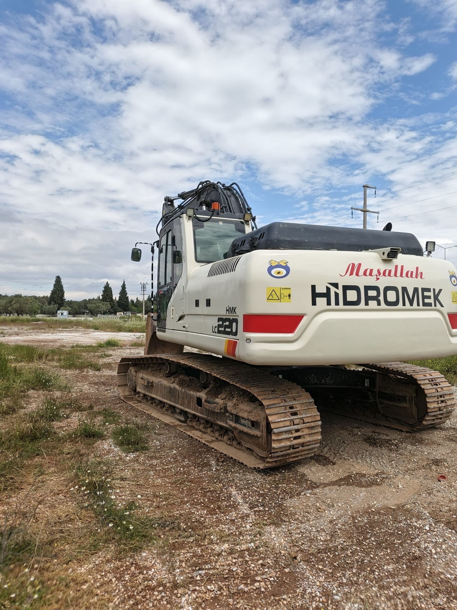 İzmir Karabağlar Kiralık Hidromek HMK 220 LC 22 Ton Ekskavatör görseli