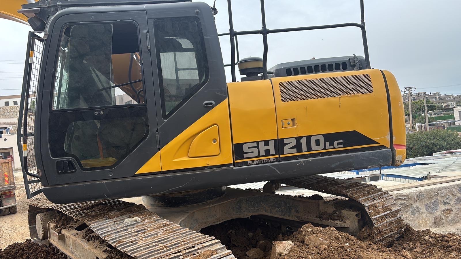 Sumitomo SH210LC Paletli Ekskavatör Operatör Dahil Muğla ve Çevresinde Kiralık görseli