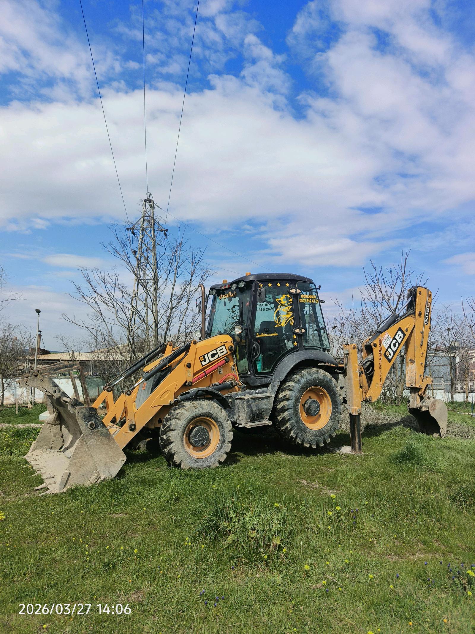 kiralık kırıcılı JCB  görseli