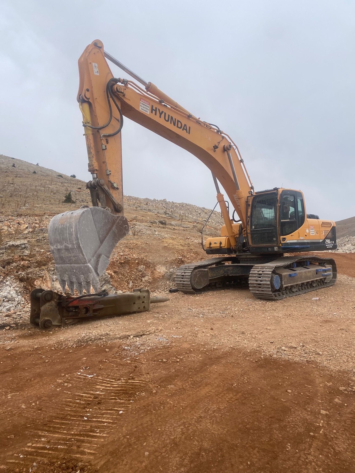 2015 HYUNDAI 290-9 eskavatör görseli