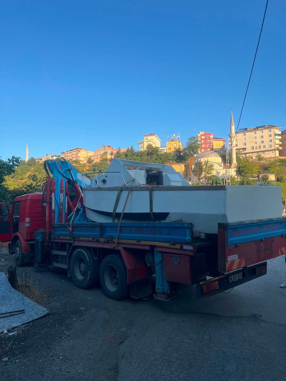 16 tonluk yana katlanır vinç görseli