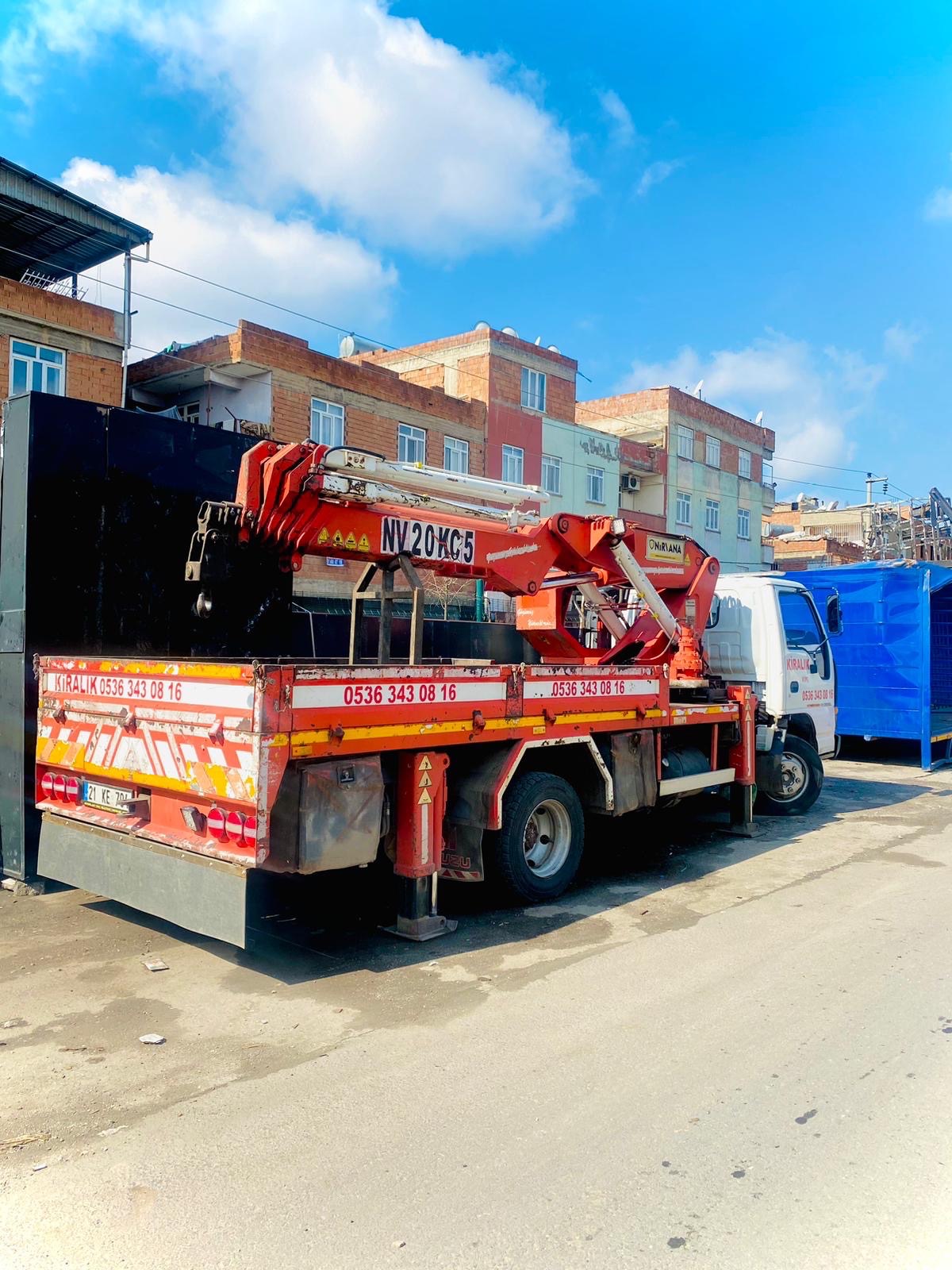 kiralık mobil vinç 8 tonluk görseli